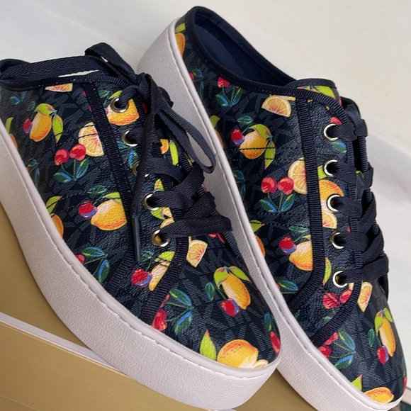 Michael Kors POPPY SLIDE SNEAKERS 
FRUIT PAINT MK SIG SM
49T4POFP1Q Platforms - Picture 7 of 16